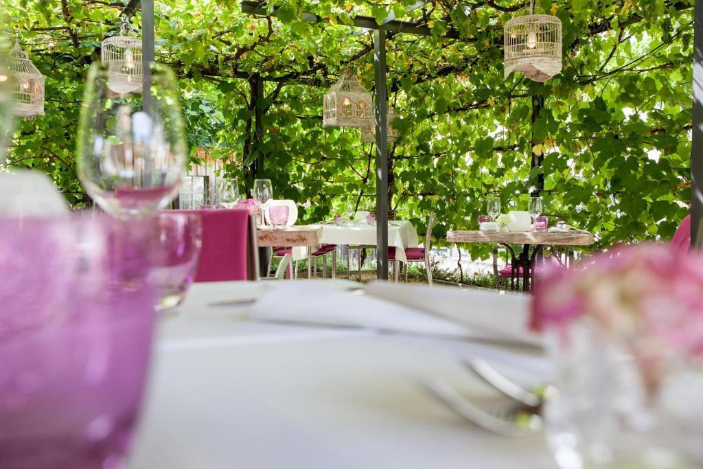 Hotel Rebe Herrliberg Bagian luar foto